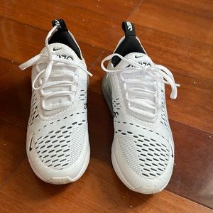 Nike women’s Air Max 270